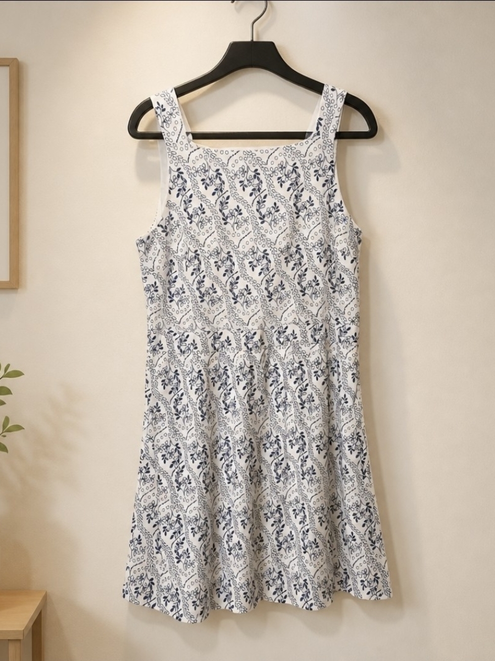 Loft Women's White Blue Floral Fit Flare Sleeveless Dress Size 14